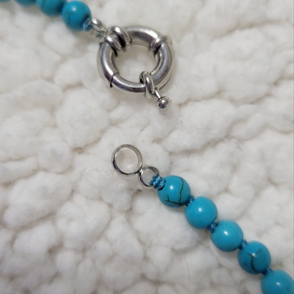 Beaded flower Necklace - Picture 4 of 6